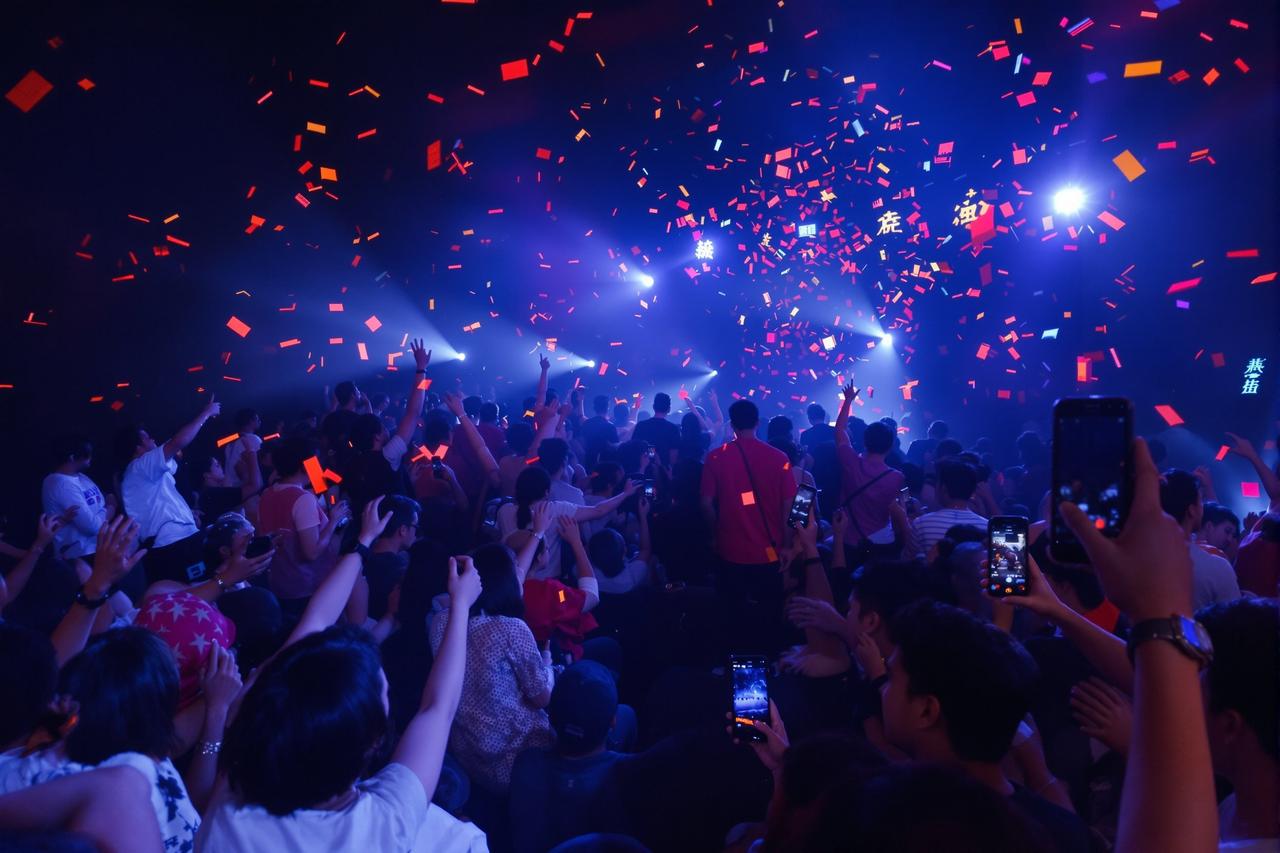 《星河漫漫》全球票房突破30亿,创嫩草影院历史新高