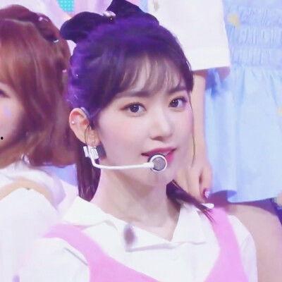 宫脇咲良图片,青春偶像的璀璨光芒